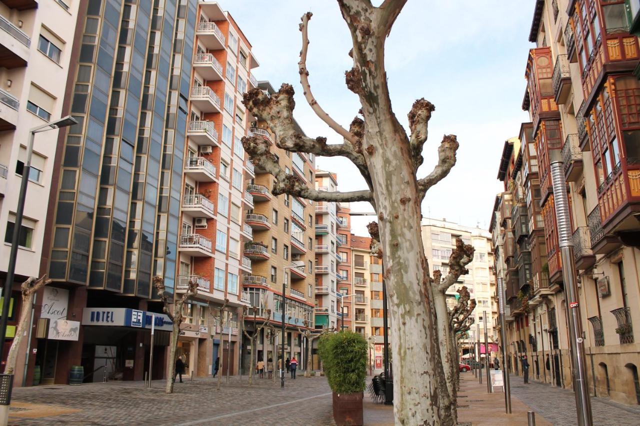 Hotel Los Bracos Logroño Esterno foto