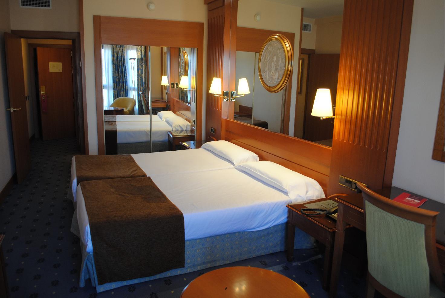Hotel Los Bracos Logroño Esterno foto