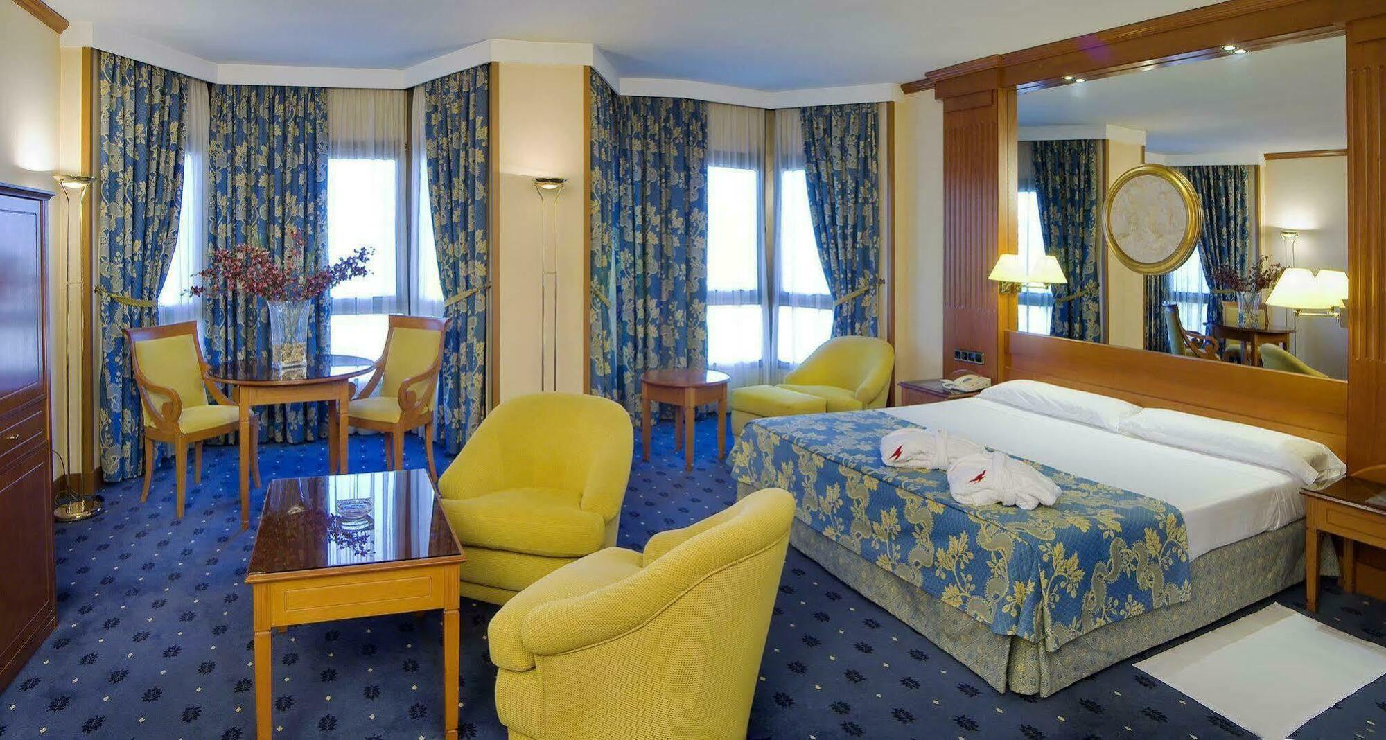 Hotel Los Bracos Logroño Esterno foto